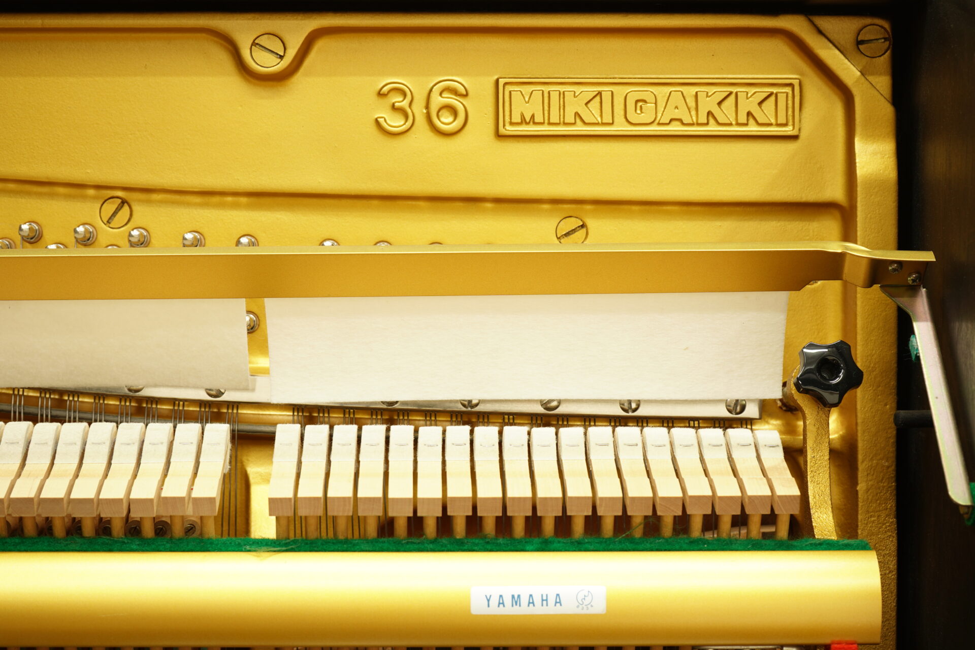 高品質な中古ピアノの販売（修理・再生）は伸和ピアノ