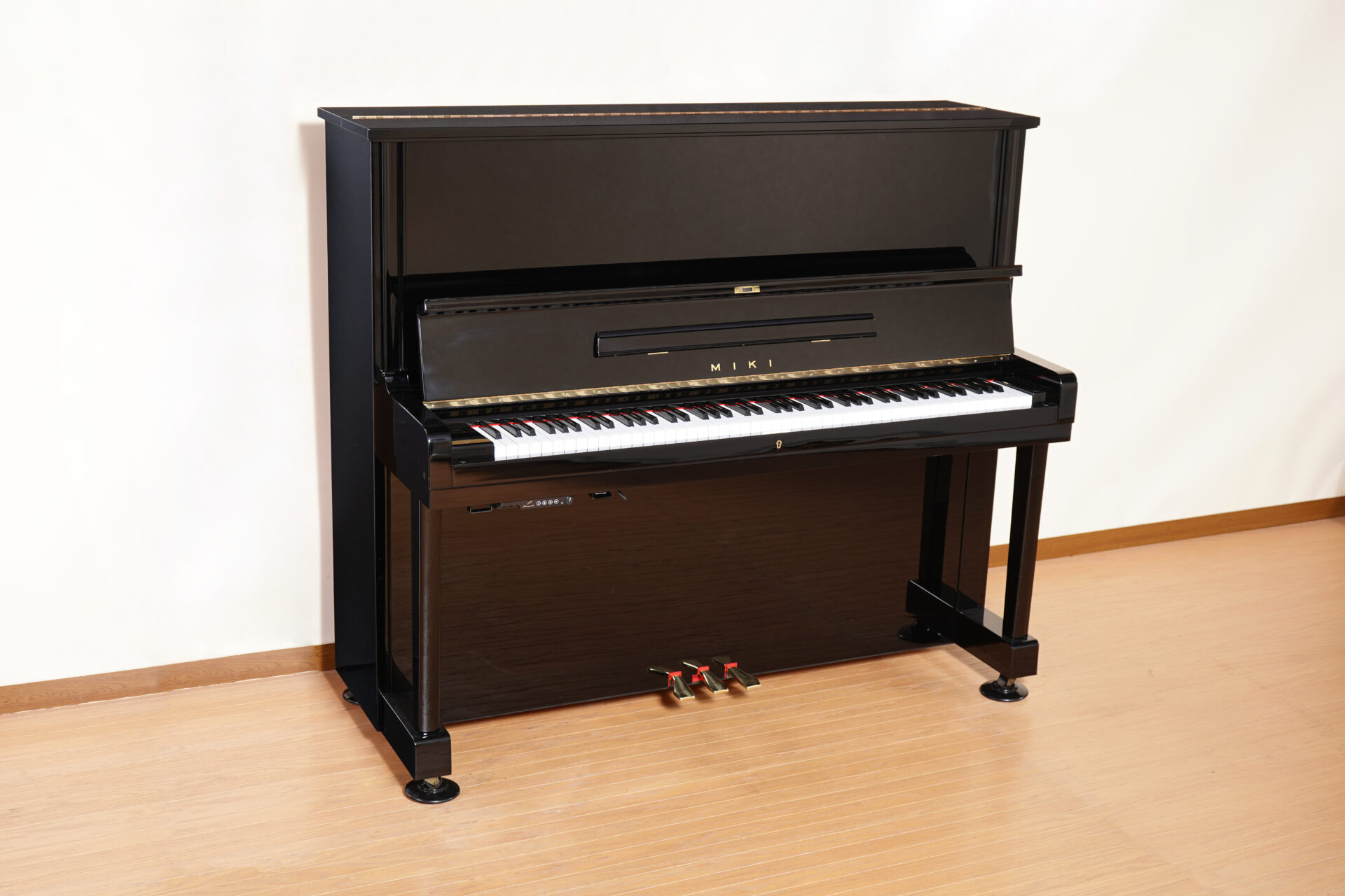 高品質な中古ピアノの販売（修理・再生）は伸和ピアノ